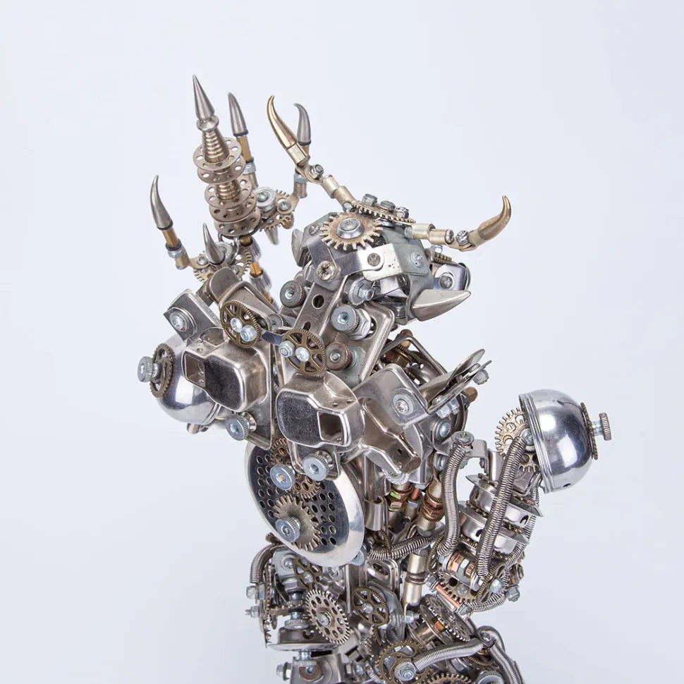 3D Bull-Headed Man DIY Mechanical Punk Demon Surrealistic Creature Metal Assembly Model Creative Ornament