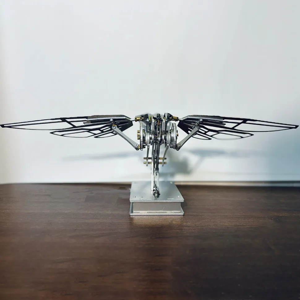 3D Metal Mechanical Flying Fish Dynamic Bionic Model
