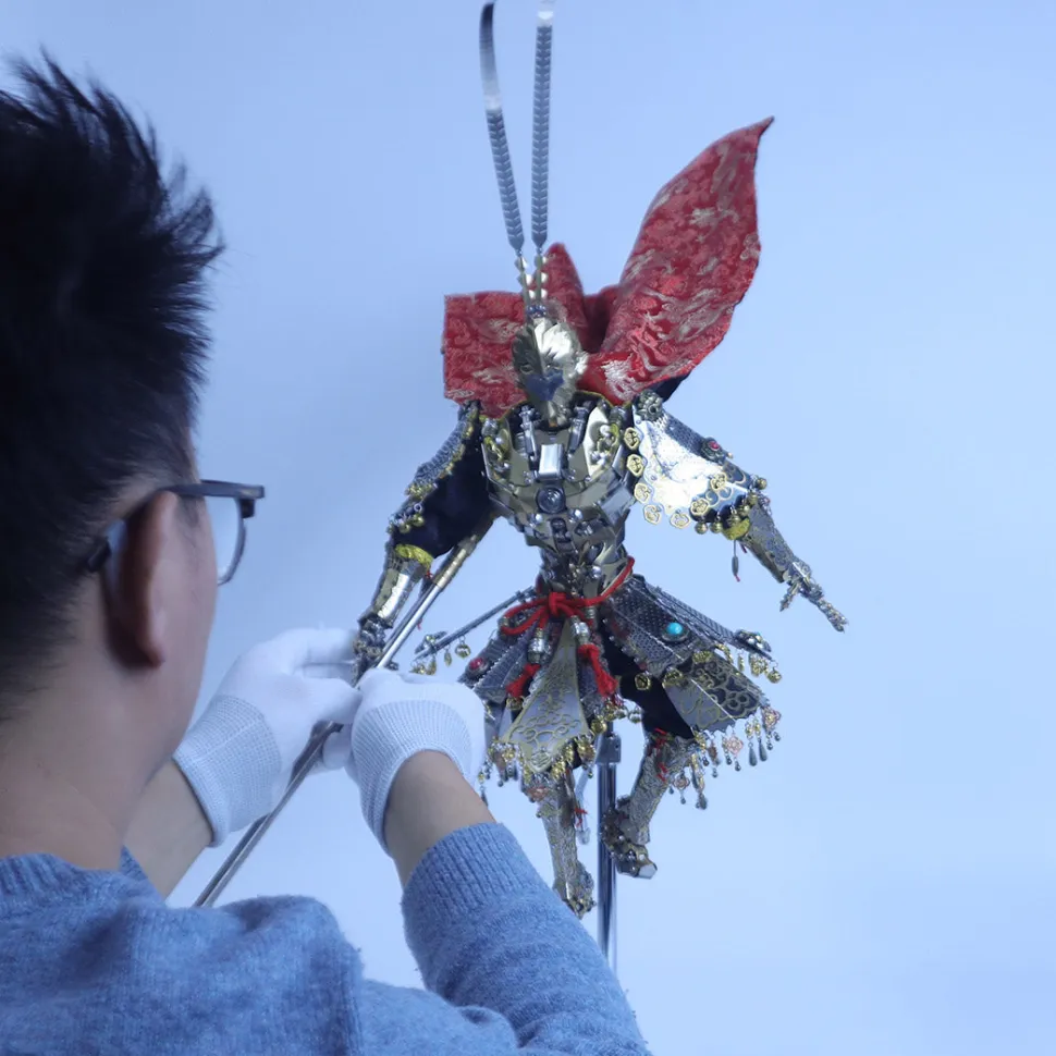 3D Metal Monkey King Sun Wukong Mecha Model Kit, DIY Assembly Collectible Figure with Cloak and Staff, Articulated Desktop Display for Adults (2600+PCS)