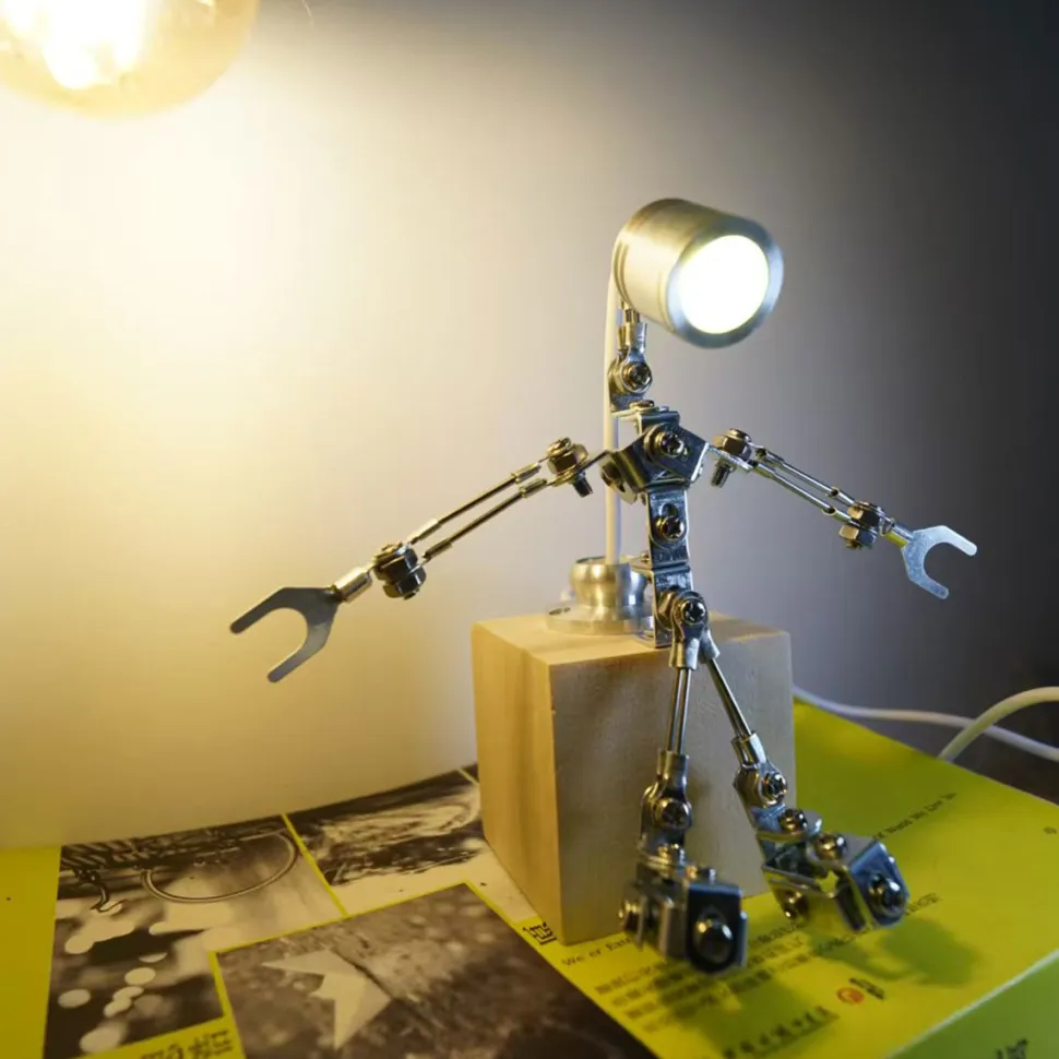 3D Metal Steampunk Sparkling Silver Mechanical Lamp Model
