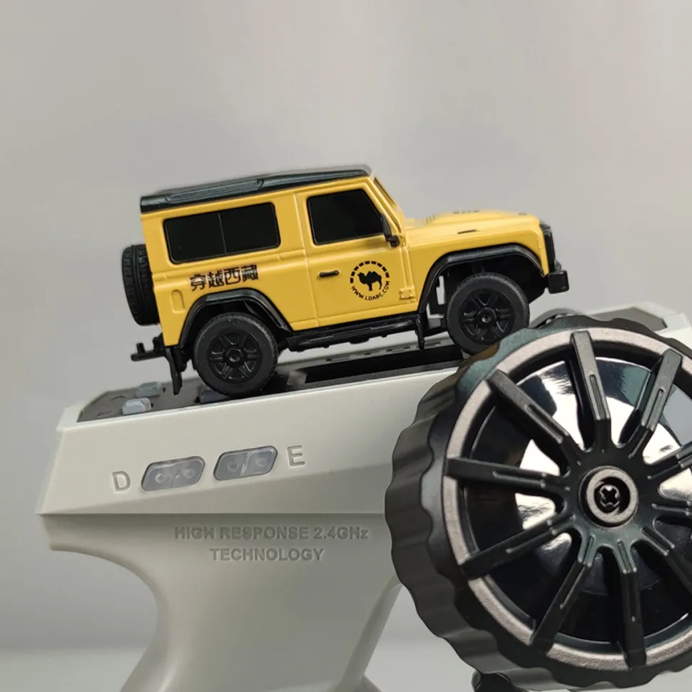 LDARC R01 1/64 Scale 2.4G RC Electric Mini Climbing Car Model with Interactive Light Set
