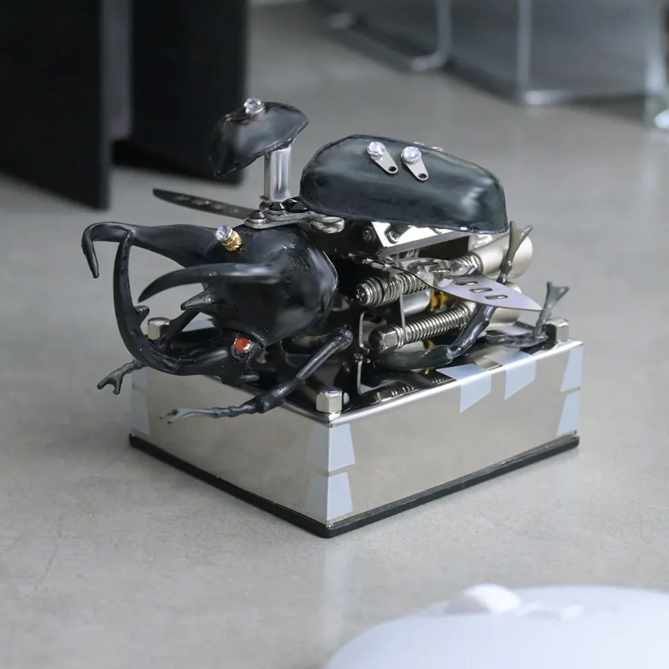 Mechanical Beetle Dynamic Mini V8 Simulation Insect Engine