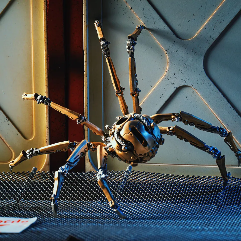 Mechanical Widow Spider Model with Movable Joints High-end Gift for Him