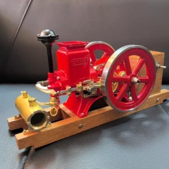 RETROL & OKMO B02 Miniature Horizontal 4-Stroke Hit and Miss Gasoline Engine Model