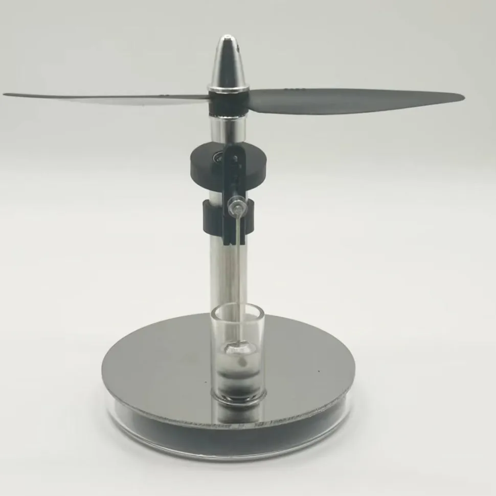 Two-blade Propeller Swashplate Low-Temperature Stirling Engine Model