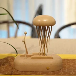 Wooden Jellyfish Bionic Ocean Creature Model – Dynamic Desktop Stress Relief Display