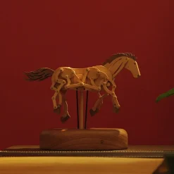 Wooden Qianli Horse Dynamic Model - Desktop Stress Relief Display (Non-Music Box)