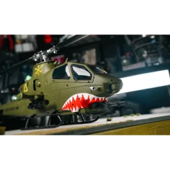 YU XIANG F112S AH-1 Cobra Attack RC Helicopter 2.4G 9CH 200 Class Military Airplane (RTF Version)