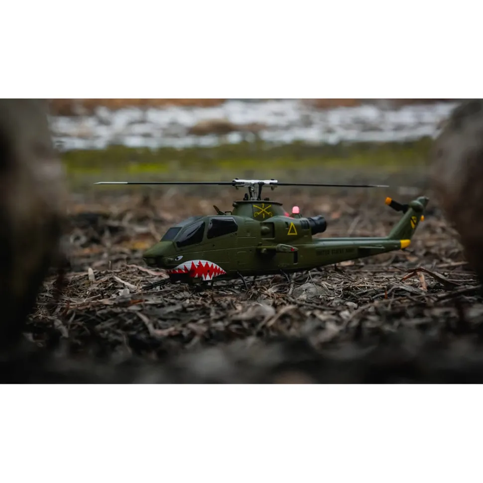 YU XIANG F112S AH-1 Cobra Attack RC Helicopter 2.4G 9CH 200 Class Military Airplane (RTF Version)